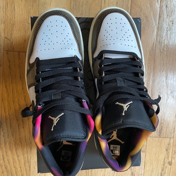 Nike Air Jordan 1 Low SE [DQ8422-001] Men\'s Size 8.5  - Black/White Onyx-White main image 4